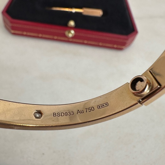 Authentic Cartier Love Bracelet. Rose Gold with 4 Diamonds. Size 16 - Picture 4 of 10